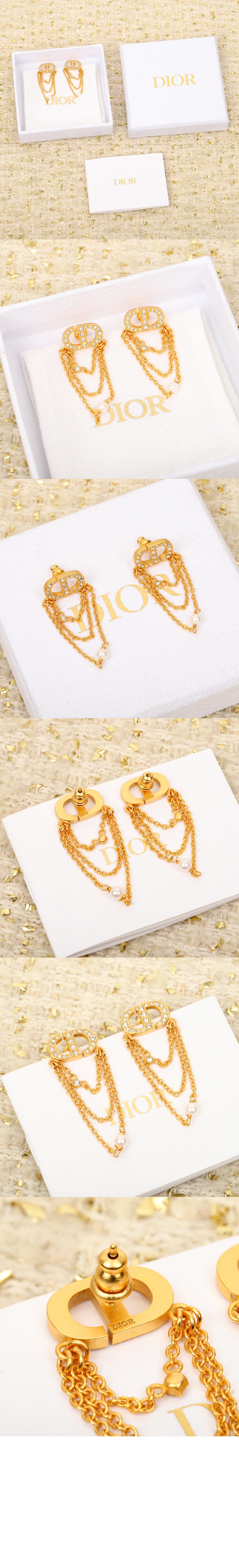 Petit CD 귀걸이 E3093 > 디올