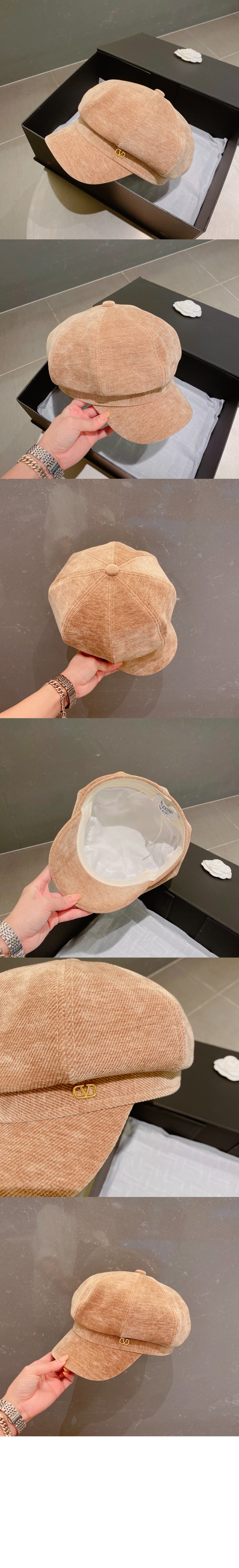 팔각 모자 > 발렌티노