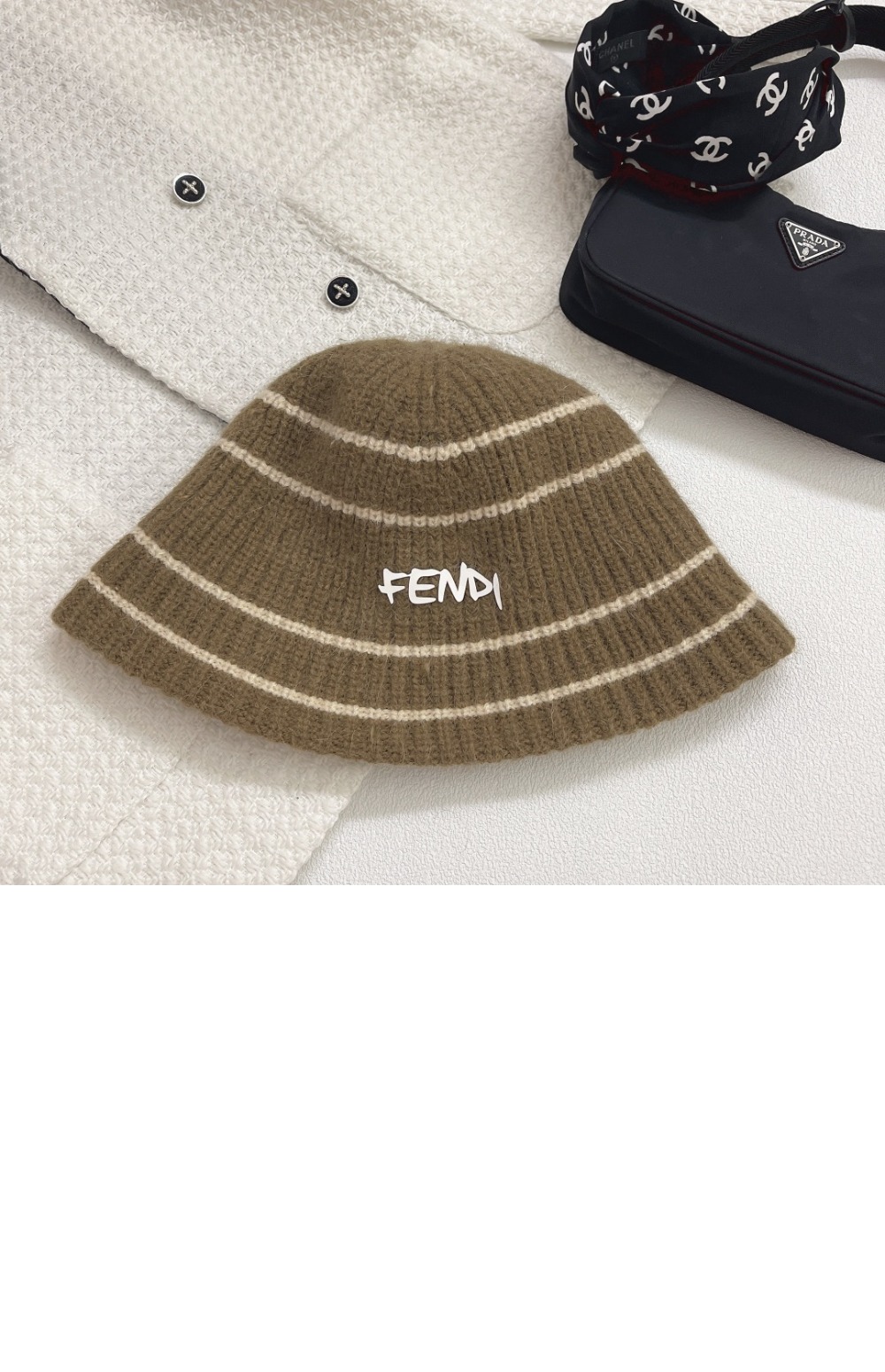 니트 벙거지 FXQ536 > 펜디