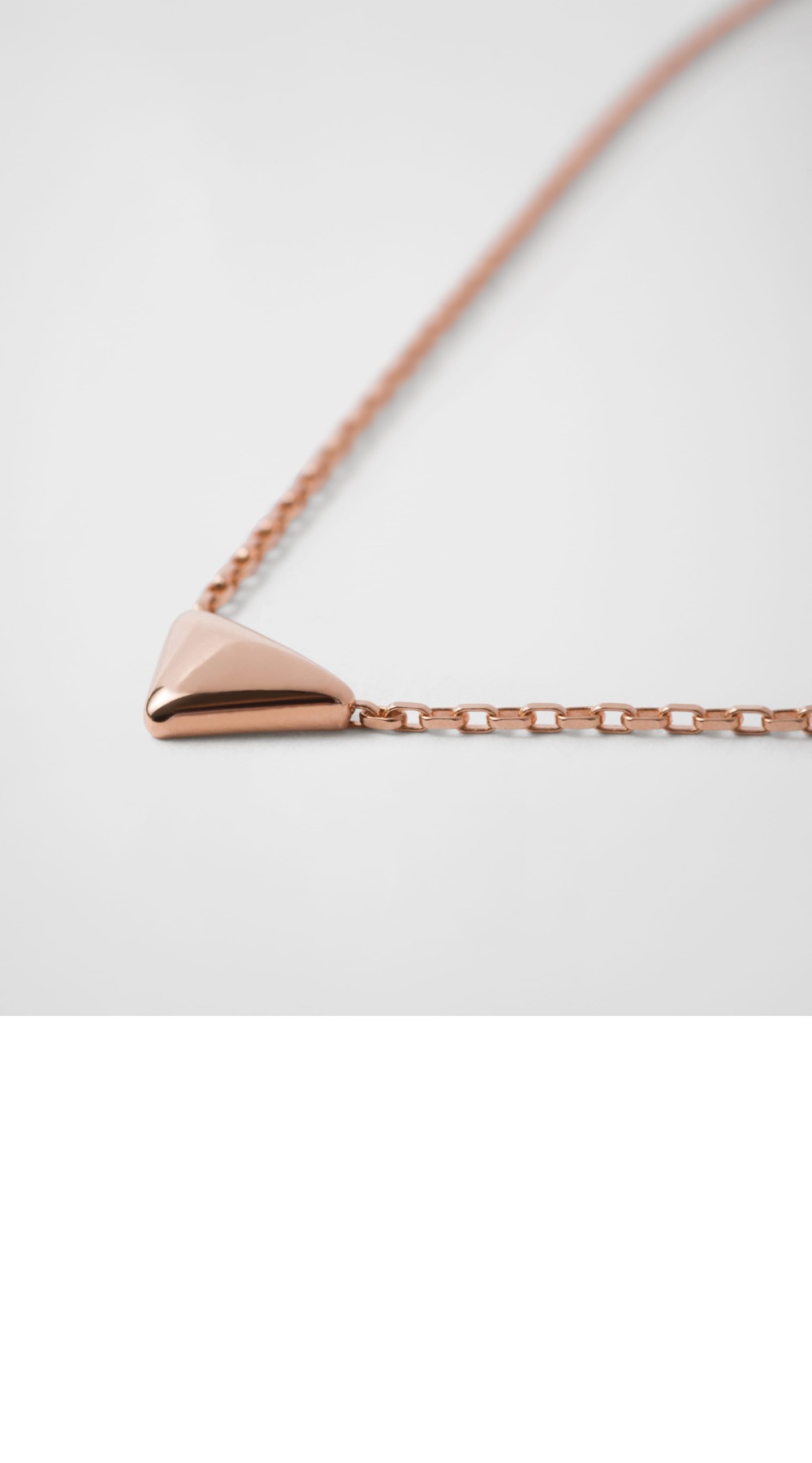미니 삼각 펜던트 목걸이 1JAC36 > 프라다