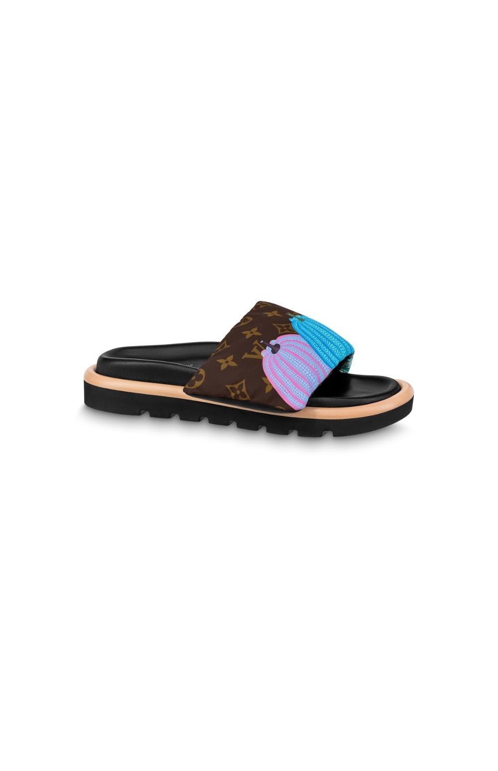 LV x YK 풀 필로우 플랫 컴포트 뮬 1ABD8Z > Pool Pillow - 풀 필로우