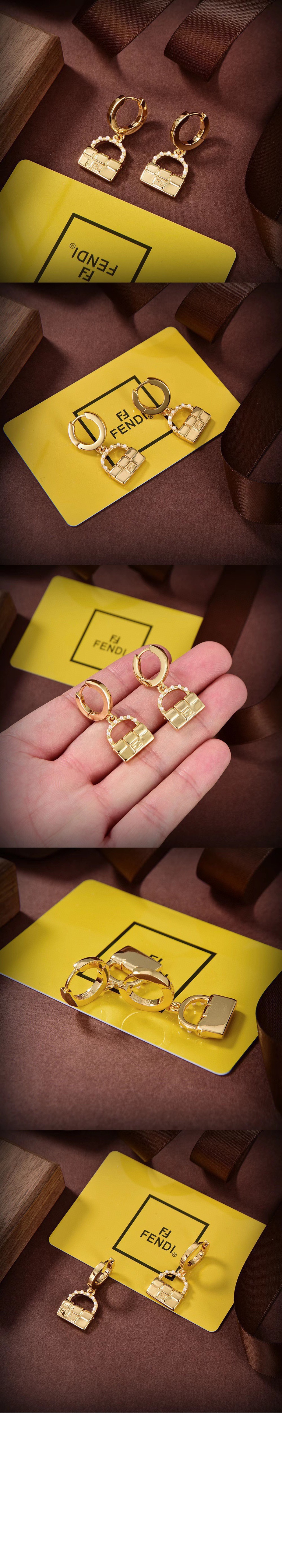 바게트 클러치 모양 진주 이어링 8AH616 > 펜디