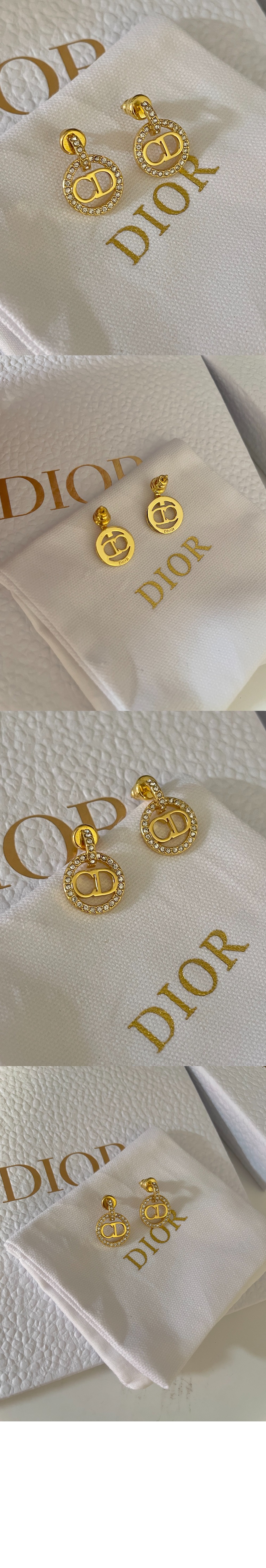 Petit CD 귀걸이 E2354 > 디올