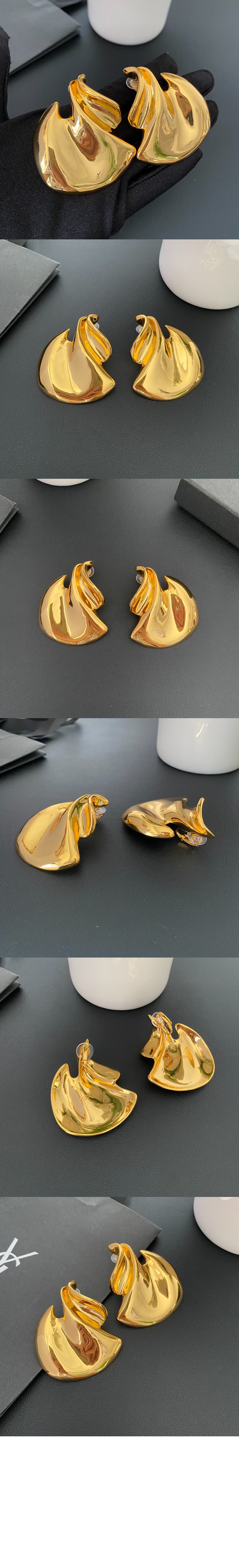 메탈 소재의 페탈 이어링 795698 > 생로랑