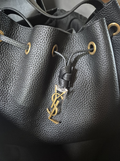 그레인 가죽 소재의 PARIS VII 스몰 호보백 796626 &amp;gt; Paris - 파리