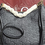 GG 엠블럼 미디엄 숄더백 820453 &#038;amp;gt; GG Emblem - GG 엠블럼