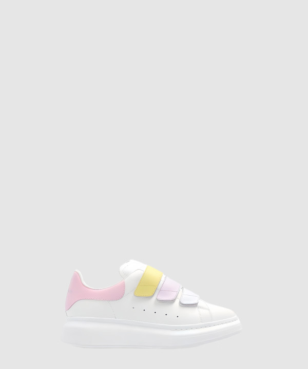 오버사이즈 스니커즈 697105