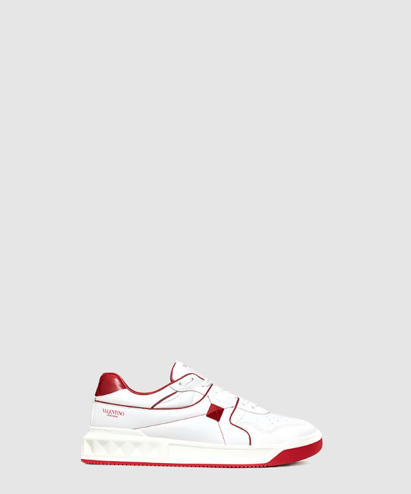 나파 가죽 원 스터드 로우탑 스니커즈 WY2SOE