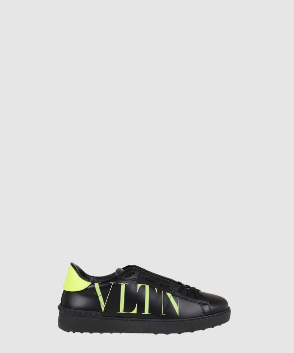 오픈 스니커즈 UY2S08