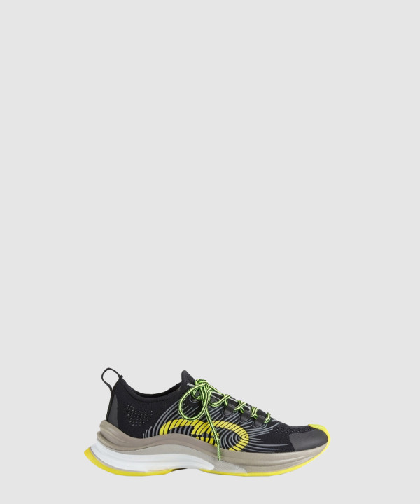 런 스니커즈 680938