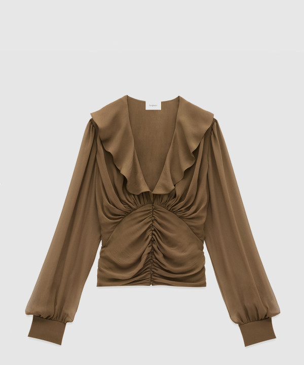 실크 크레이프 모슬린 소재의 블라우스