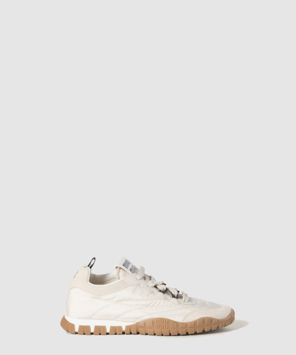 타이어 기능성 소재 및 스웨이드 스니커즈 5E417E