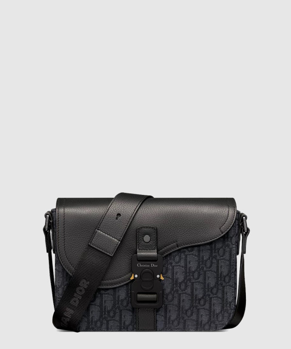 Saddle 스몰 플랩 스트랩백 1ADPO