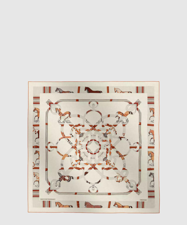 Eperon d'Or et Tenues de Jour 숄 140