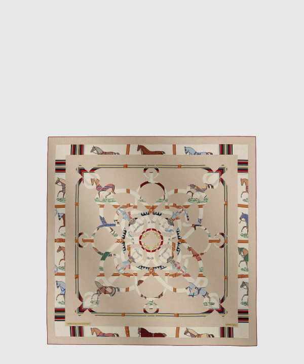 Eperon d'Or et Tenues de Jour 숄 140