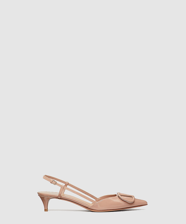 브이로고 시그니처 페이턴트 가죽 브이로고 시그니처 슬링백 펌프스 1W2S0Q