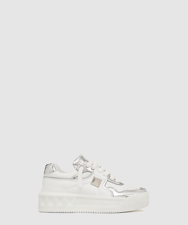 나파 가죽 원 스터드 XL 스니커즈 3W0S0F