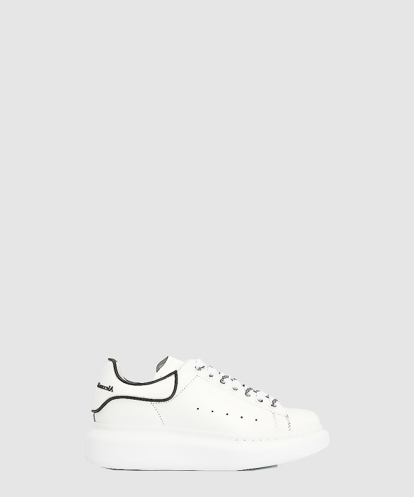 오버사이즈 스니커즈 621056