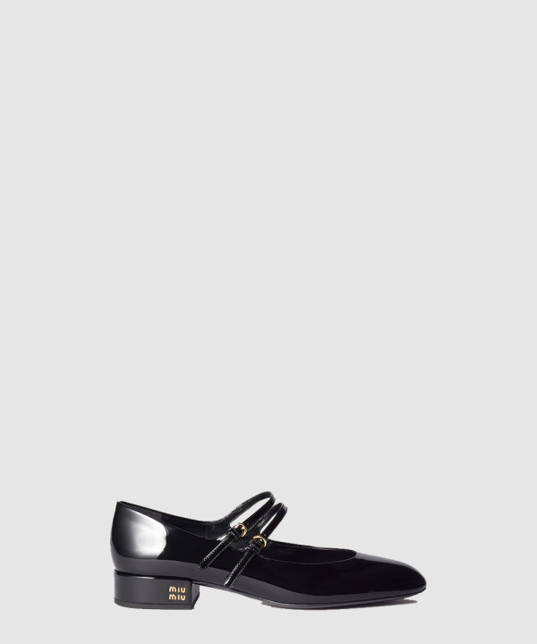 버클 장식 페이턴트 가죽 슬링백 펌프스 5I522E