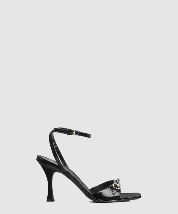 여성 홀스빗 스트랩 샌들 832469