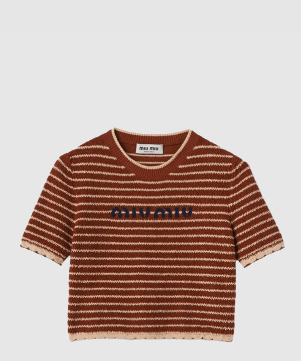 튼 부클 스웨터